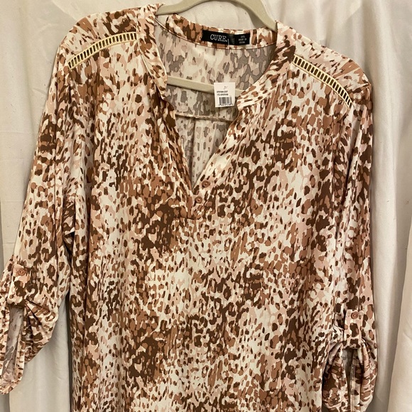 Tops - NWT Leopard print tunic top